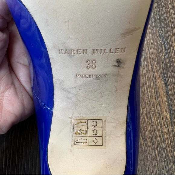 Karen Mullen Blue patent pointed toe pump SZ 38 - Picture 10 of 10